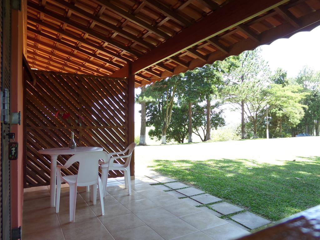 Pousada Canto Do Lago Piracaia Exterior foto