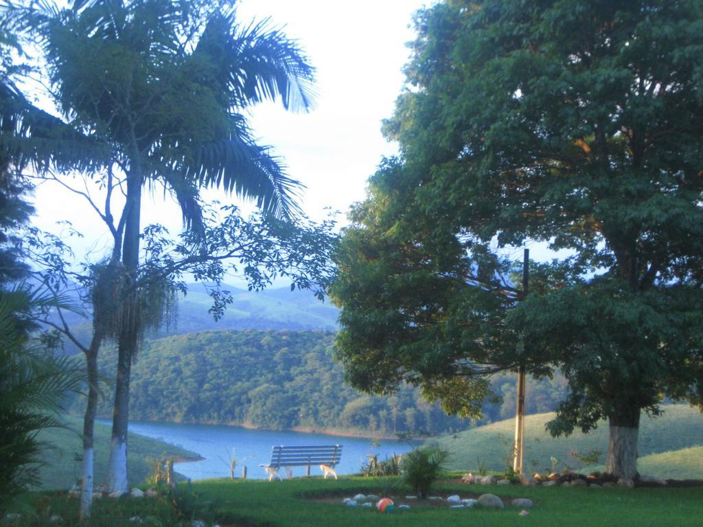 Pousada Canto Do Lago Piracaia Exterior foto
